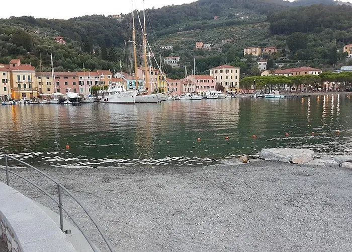 La Stanzetta Dei Rosa * Portovenere